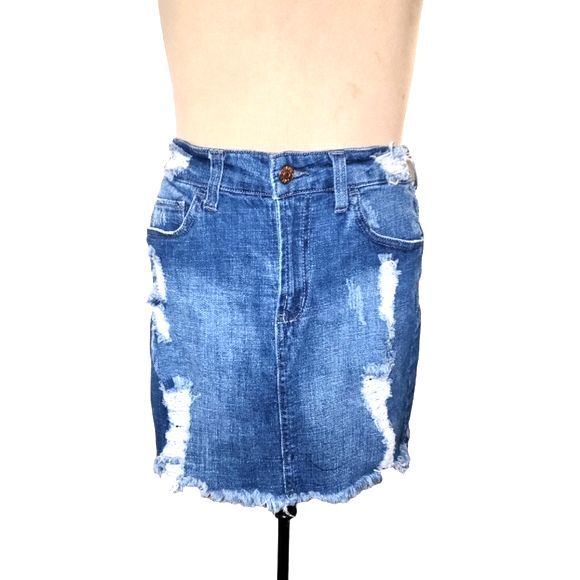 Celebrity Pink Distressed Cadillac Med Wash Denim Mini Skirt Size 7/28 - Picture 4 of 11